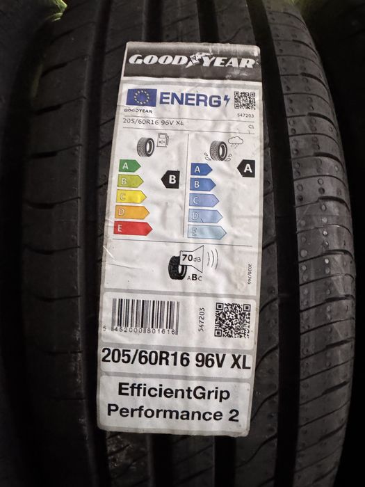 Anvelope Goodyear Efficient Grip Performance 2 205/60 R16 96V XL