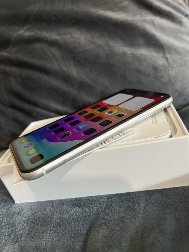 Iphone 11 64GB Отличен