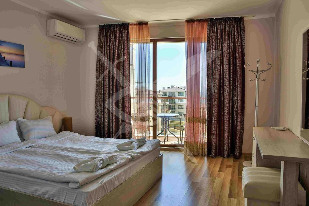 Продава се Двустаен апартамент в с. Шкорпиловци, Област Варна - 77 кв.м за 1221 €/кв.м - Снимка #1