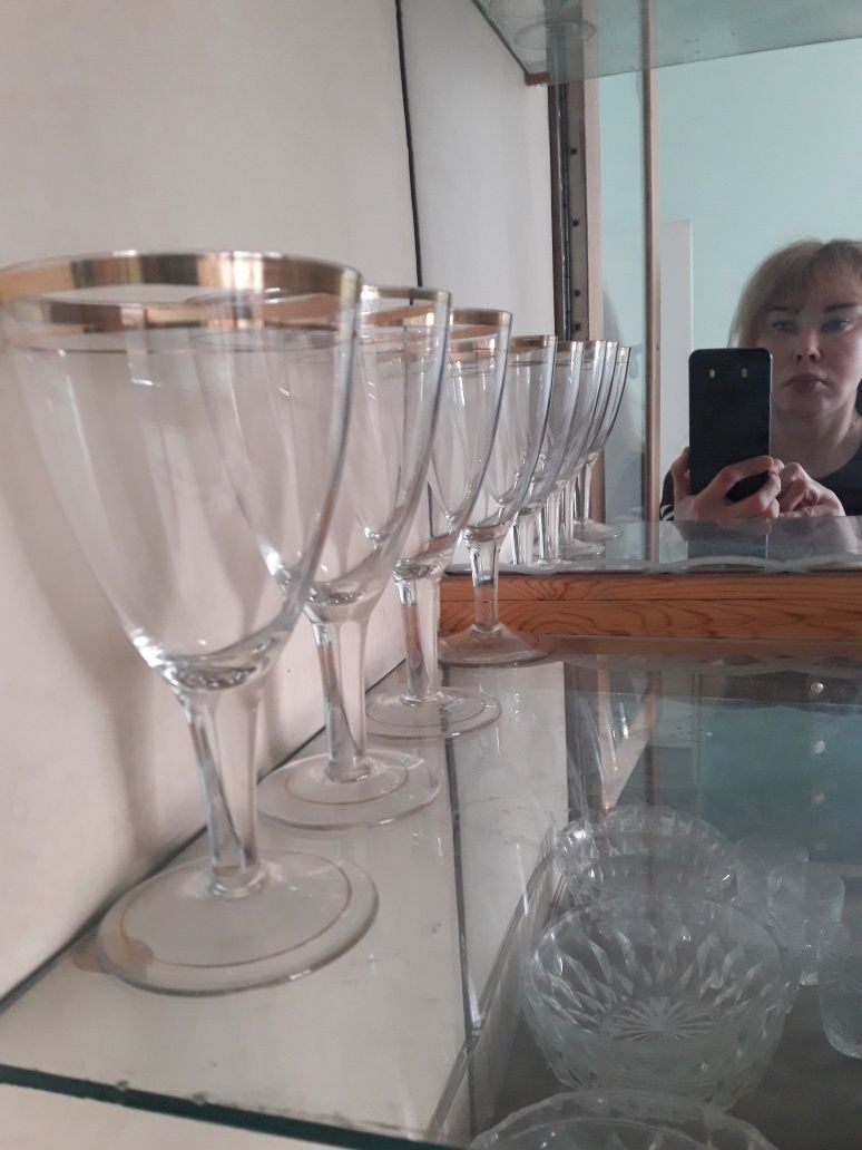 Посуда разная,рюмки,СССР и вазы,цветное стекло
