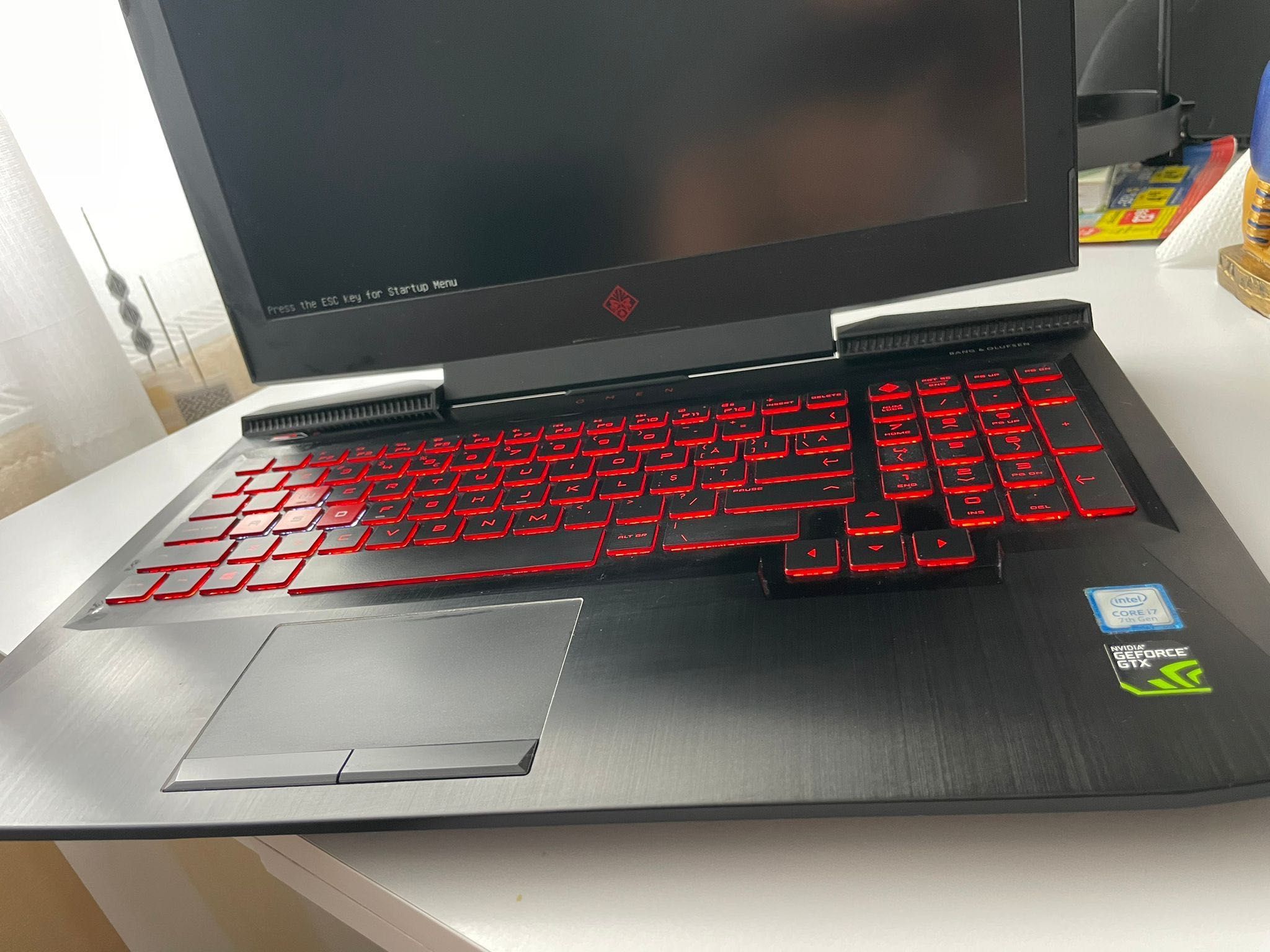 Laptop HP Omen (potrivit pentru gaming)