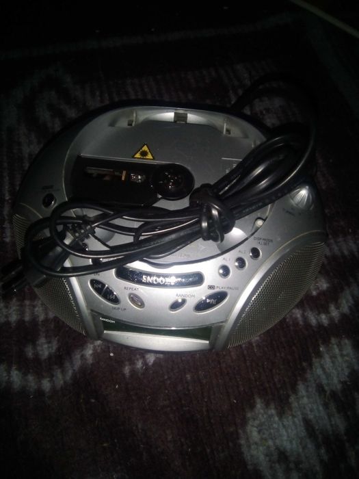 Aparat radio pentru piese