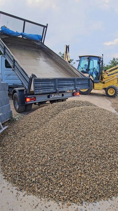 Nisip, pietris, balastru, frezat de asfalt, pamant negru, moloz