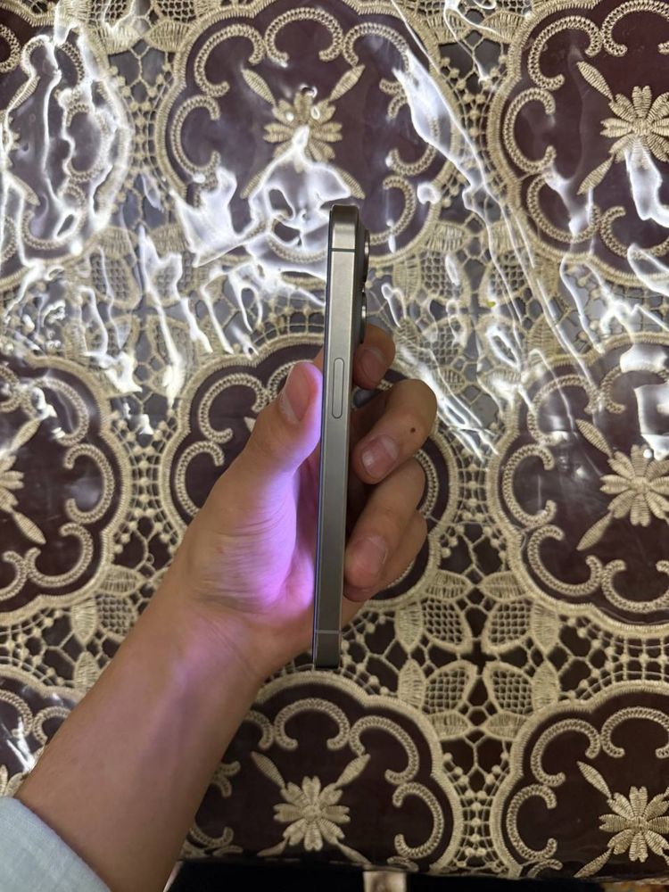 IPhone 15 pro ozi
