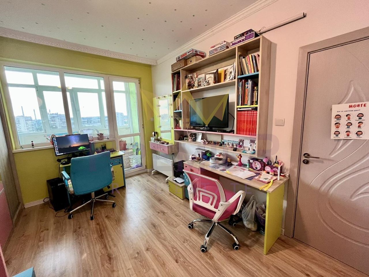 Продава се Тристаен апартамент в Добрич, Център - 87 кв.м за 1035 €/кв.м - Снимка #4