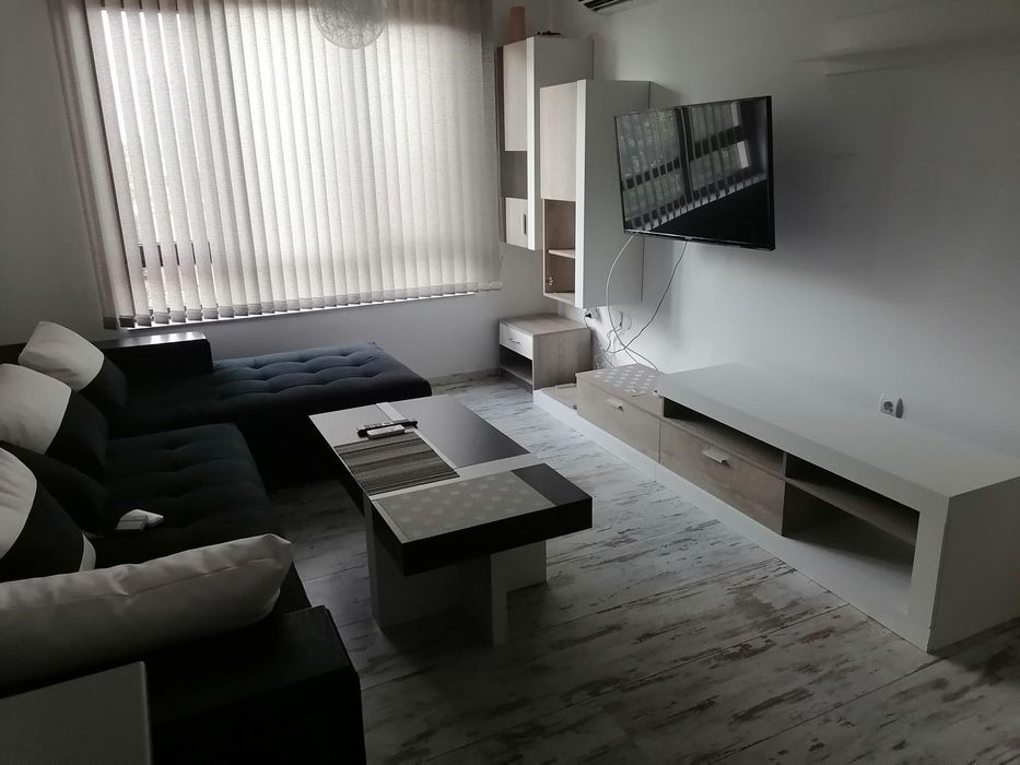 Дава се под наем Двустаен апартамент в Пловдив, Гагарин - 46 кв.м за 340 € - Снимка #2