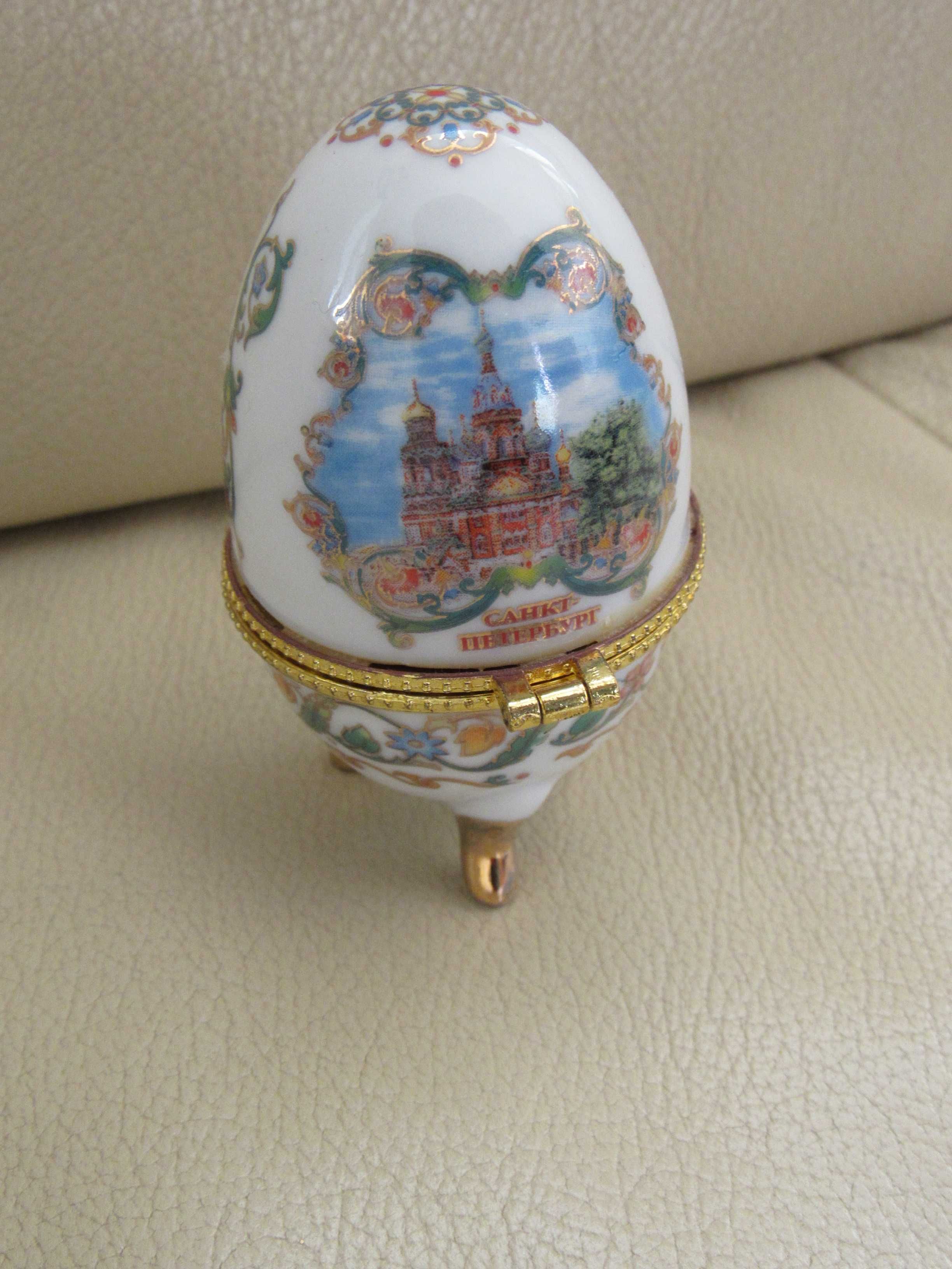 Декоративно порцеланово яйце от Санкт Петербург, Русия