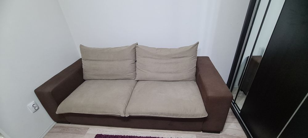 Canapea ne extensibila