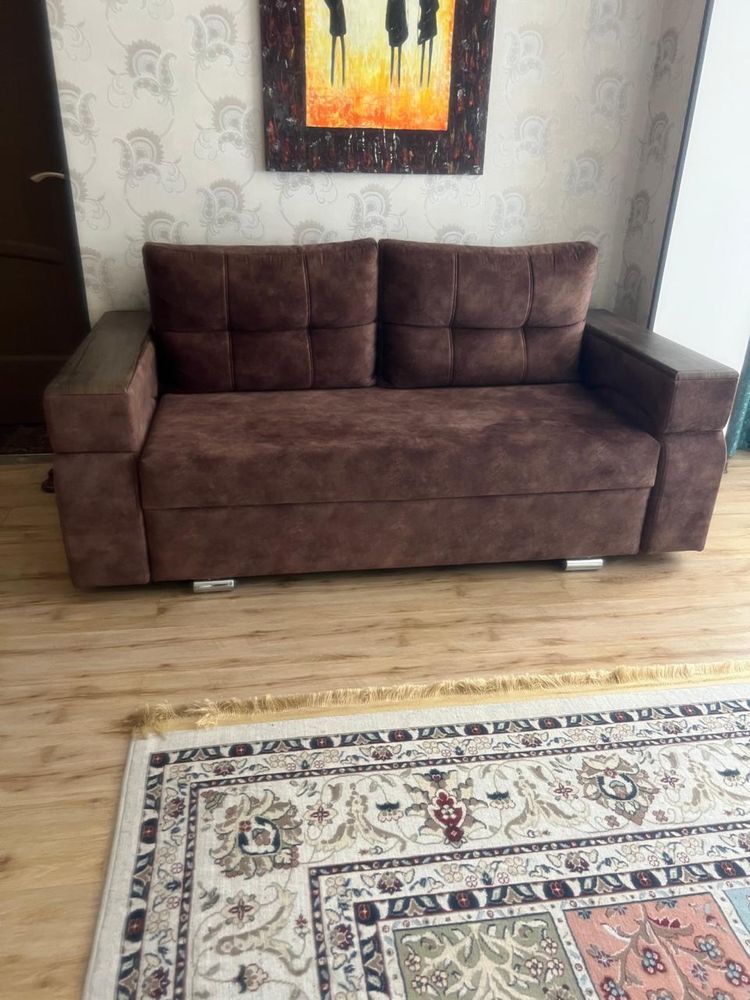 Продам два дивана в идеальном состонюянии