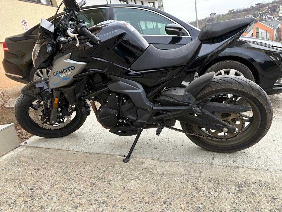 Motocicleta CFMOTO 650NK abs