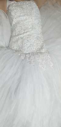 Свадебное  платье