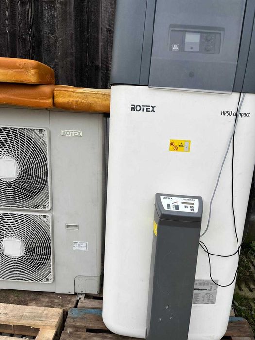 Sistem solar complet ROTEX HPSU 516 cu pompa de caldura integrata