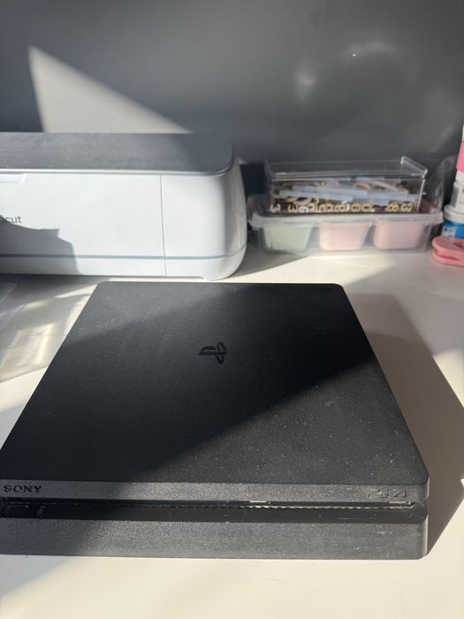 PlayStation 4 Slim 1T