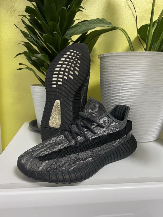 Yeezy V2 350 Dark salt