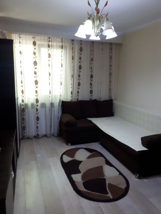 Închiriez apartament
