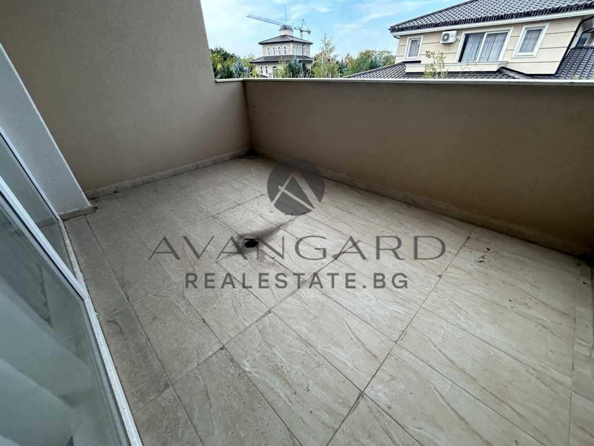 Продава се Къща в Пловдив, Остромила - 301 кв.м за 1313 €/кв.м - Снимка #16