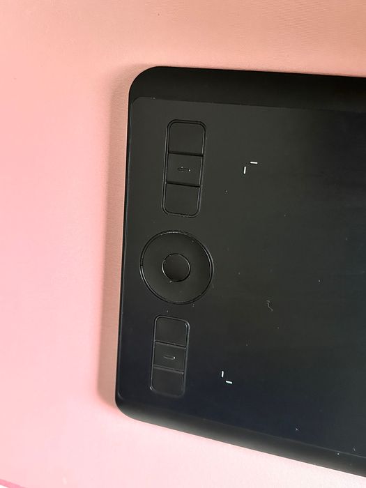 Wacom Intuos Pro (PTH-460) графичен таблет