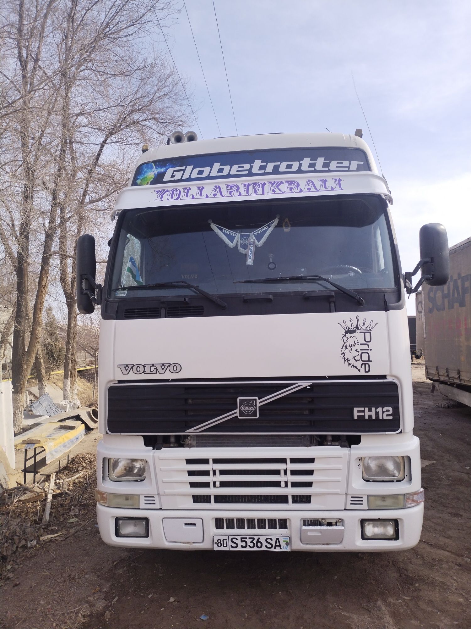 Тягач Volvo Fh12