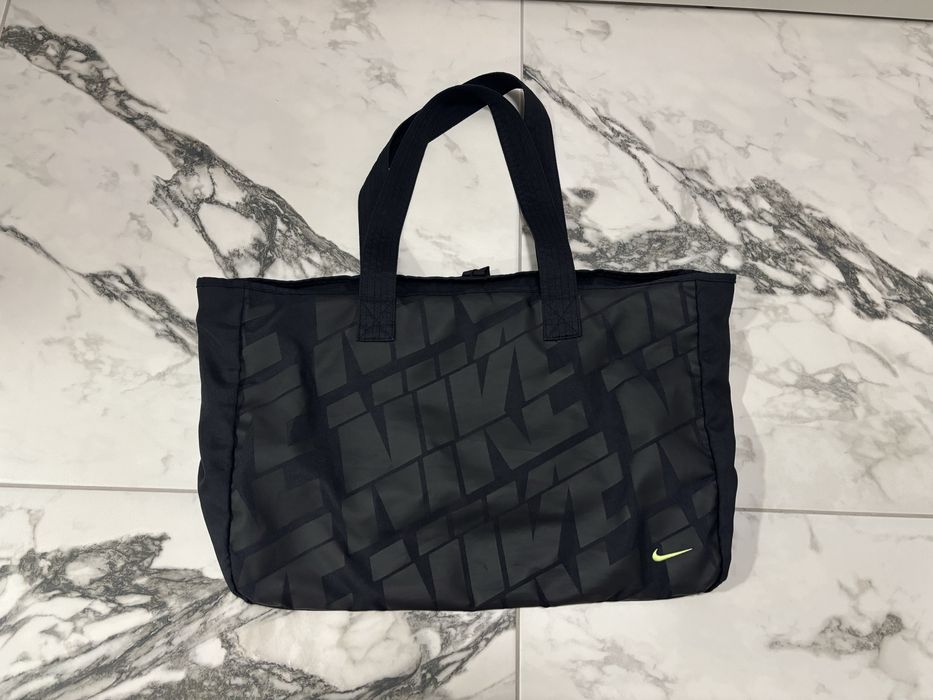 Голяма спортна чанта Nike
