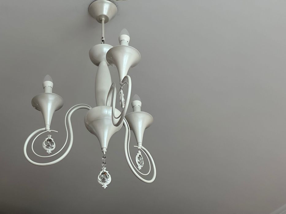 Продаётся люстра