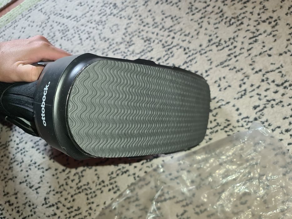 Orteza tip cizma Otto Bock marimea XL 46-50, cu pompita si supapa