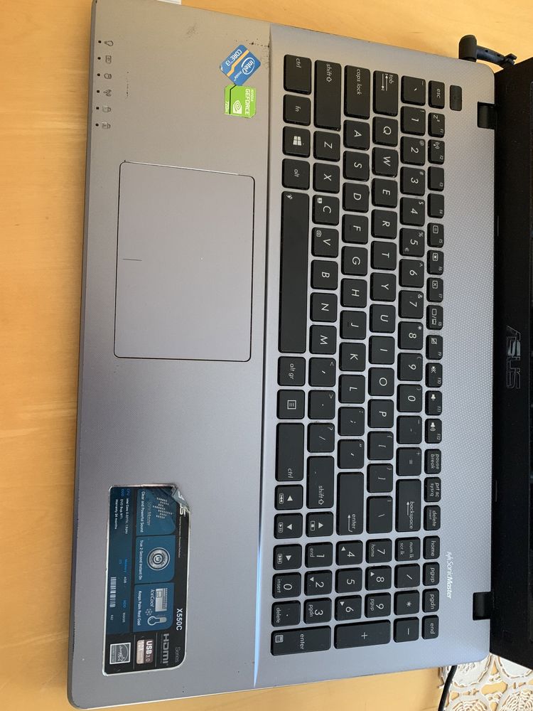 Laptop Asus X550C