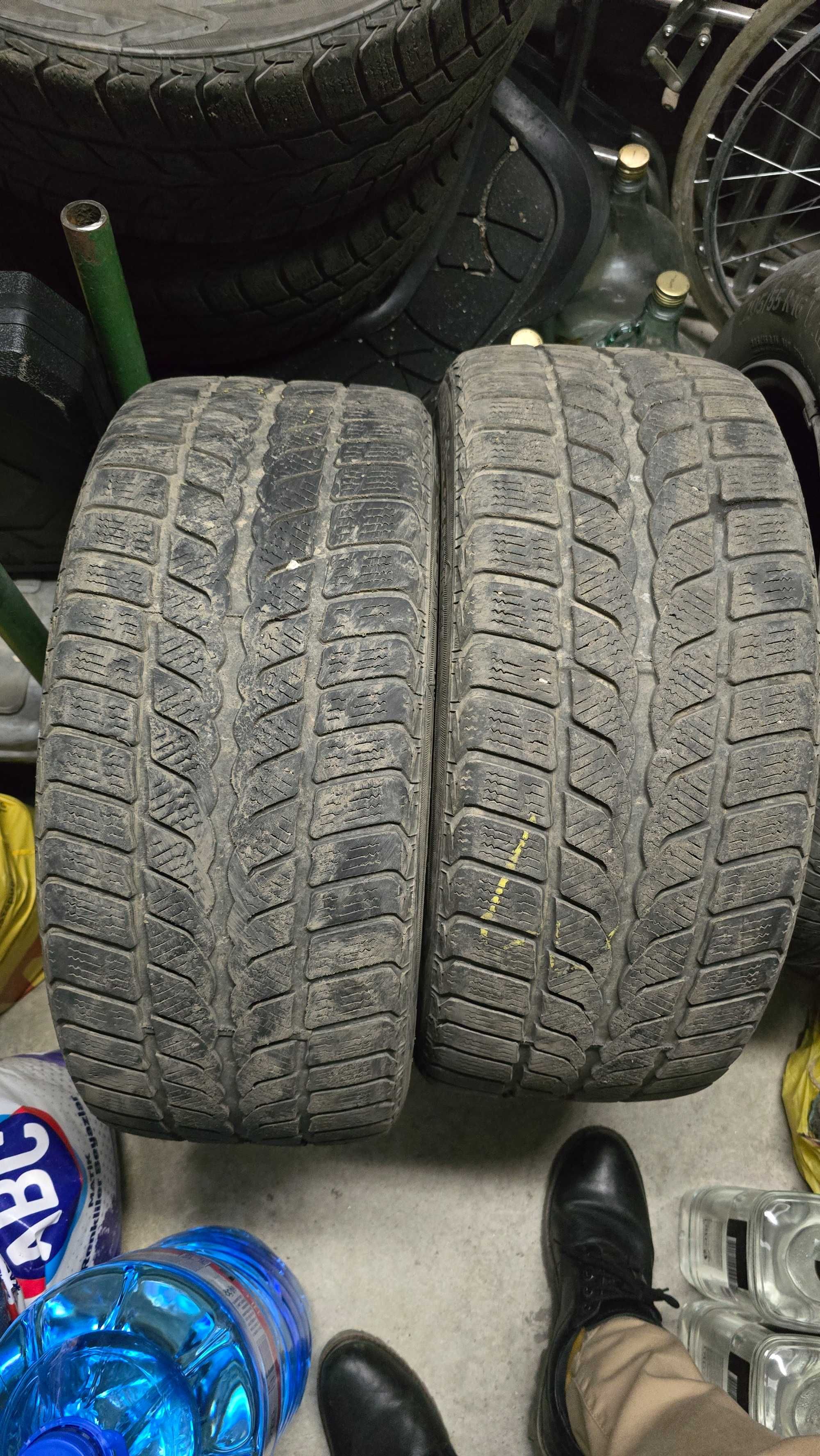 Гуми Uniroyal 235/45/17, с 5-6мм грайфер, 4 еднакви.