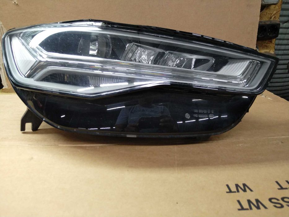 Фар десен за Audi A6 4G Facelift C7 LED