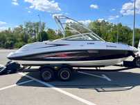 Jetboat YAMAHA AR230 - Ambarcatiune / Barca cu motor - accept schimb