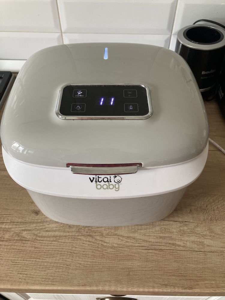 Sterilizator VitalBaby cu raze UV