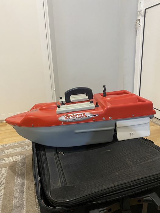 Лодка за захранка Zonda sport