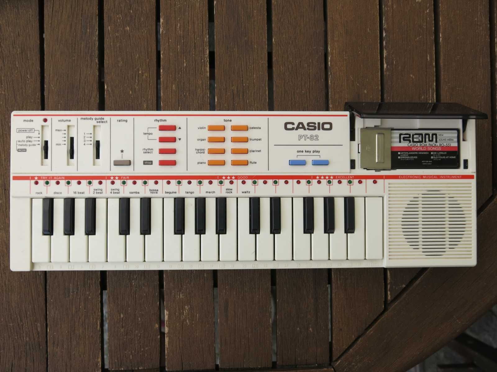 Ретро синтезатор Casio PT-87