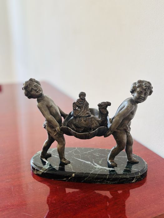 Statueta din antimoniu pe soclu de marmură