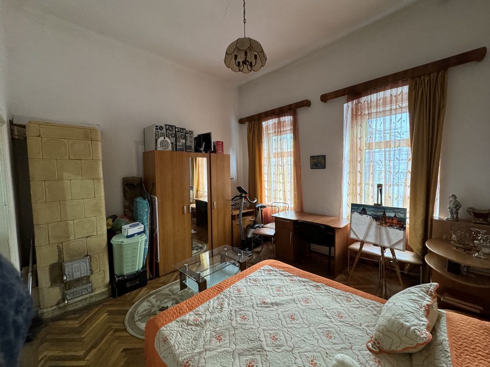 Apartament 4 camere Etaj 1 ultracentral si curte interioara