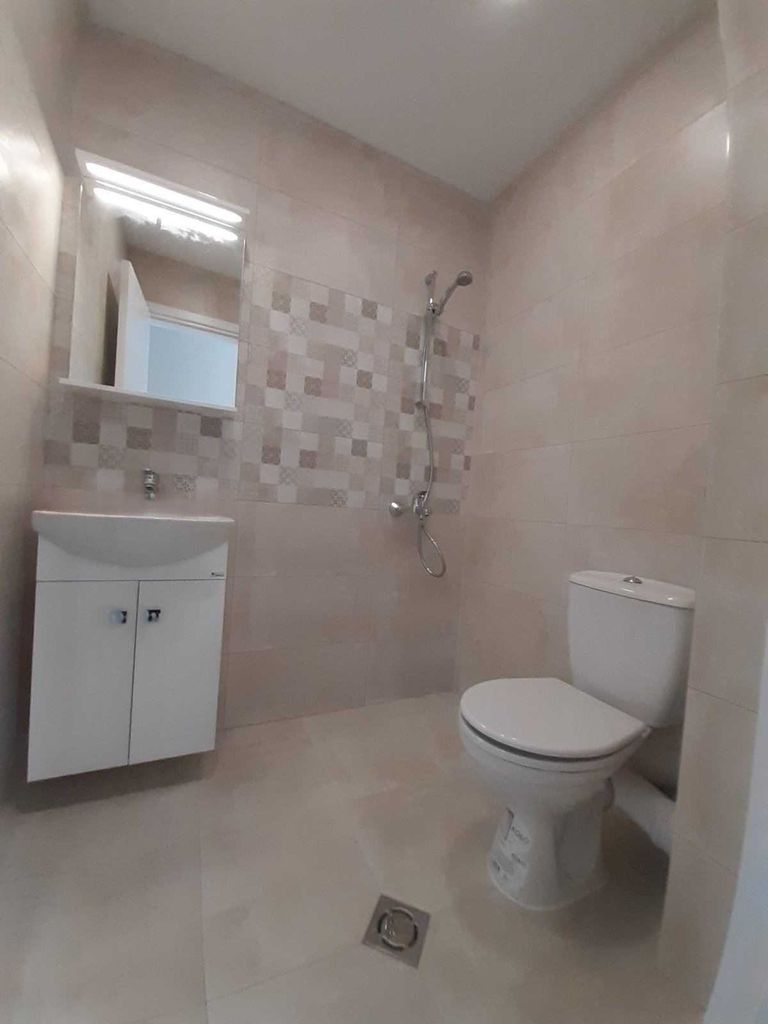 Дава се под наем Тристаен апартамент в София, Витоша - 95 кв.м за 750 € - Снимка #9