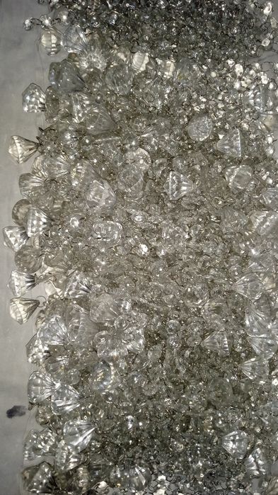 Для люстры, светильников.