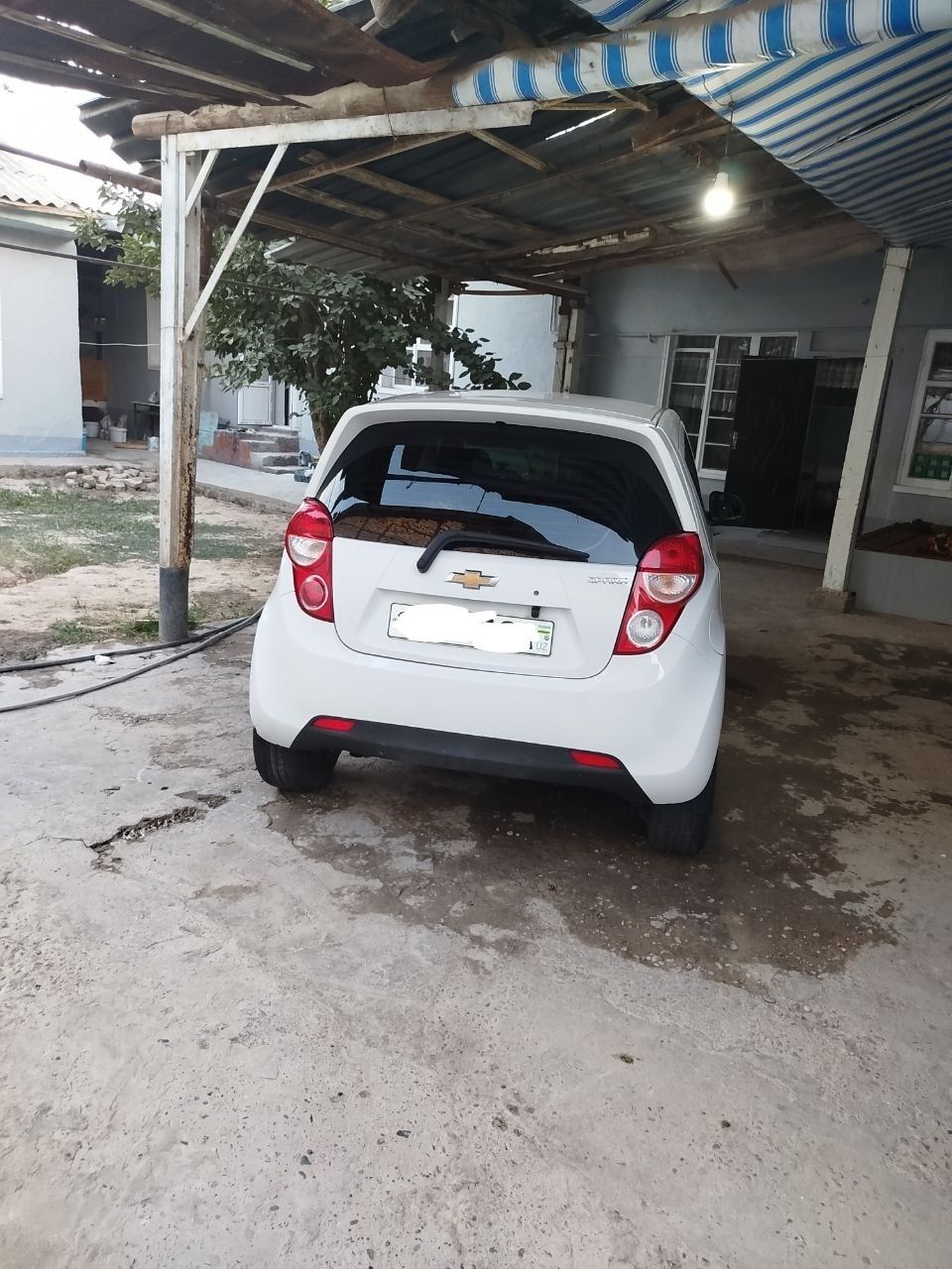 Chevrolet SPARK sotiladi 1 qol mowina salondan ogaman 4 pakalena metan