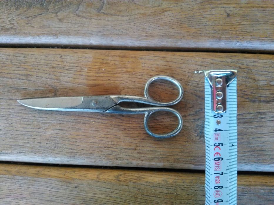 Продавам антикварна Шивашка ножица Солинген Малка