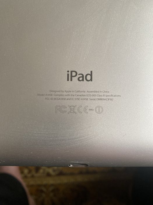 Ipad 4  16GB с протектор