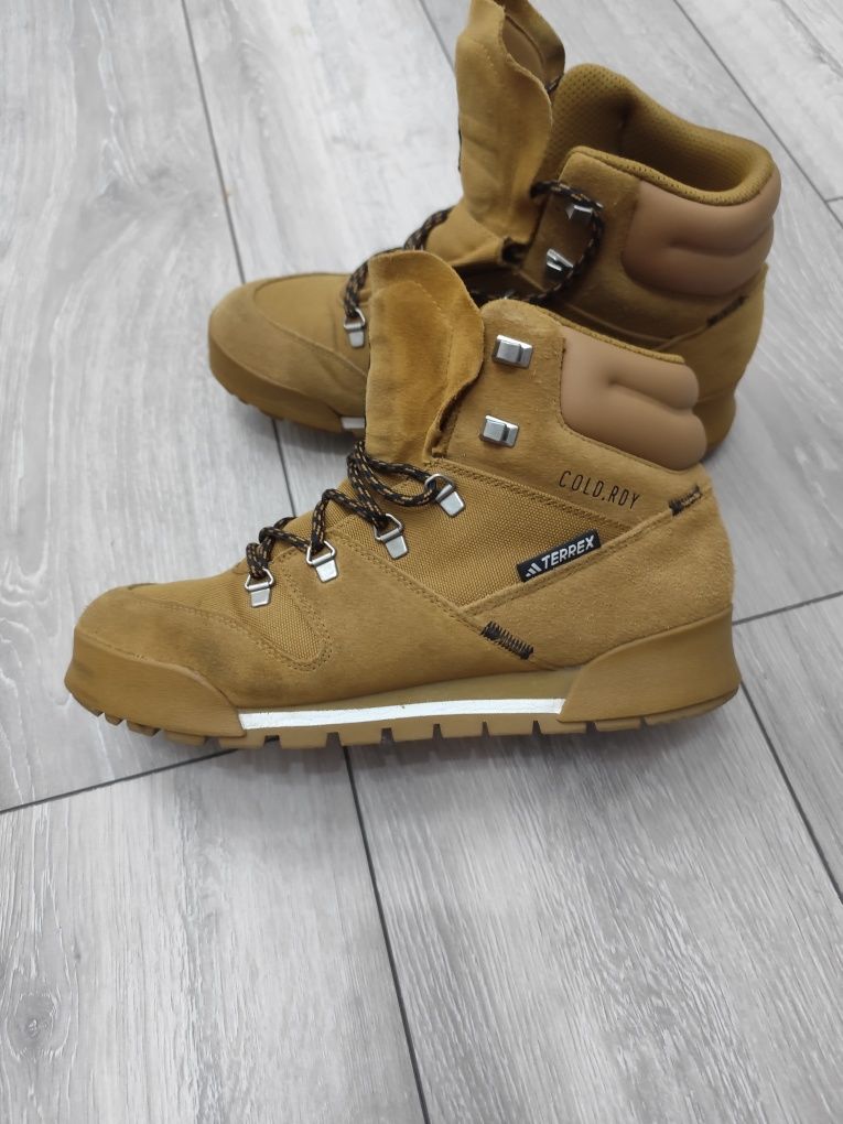 Продавам adidas Terrex SnowPitch Cold Ready
IH3664 Мъжки зимни обувки