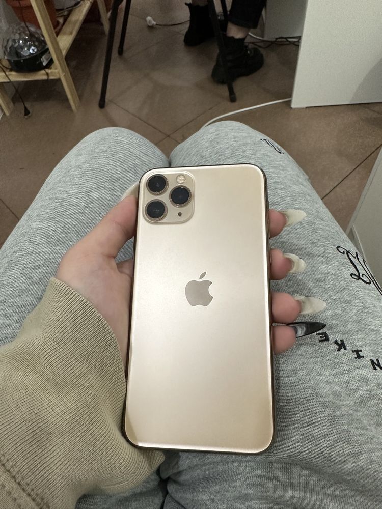 iPhone 11pro GOLD