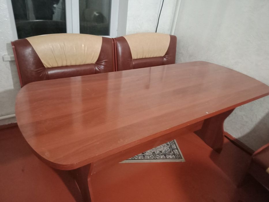 Кухонный уголок стол табуретки