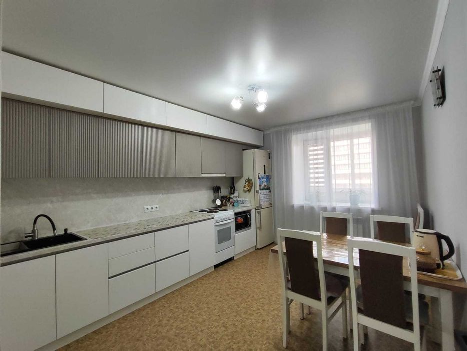 3 комнатная квартира. мкр * Жас Оркен*