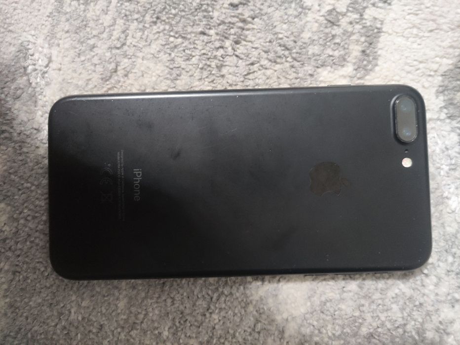 Продам или обменяю iPhone 7+ телефон