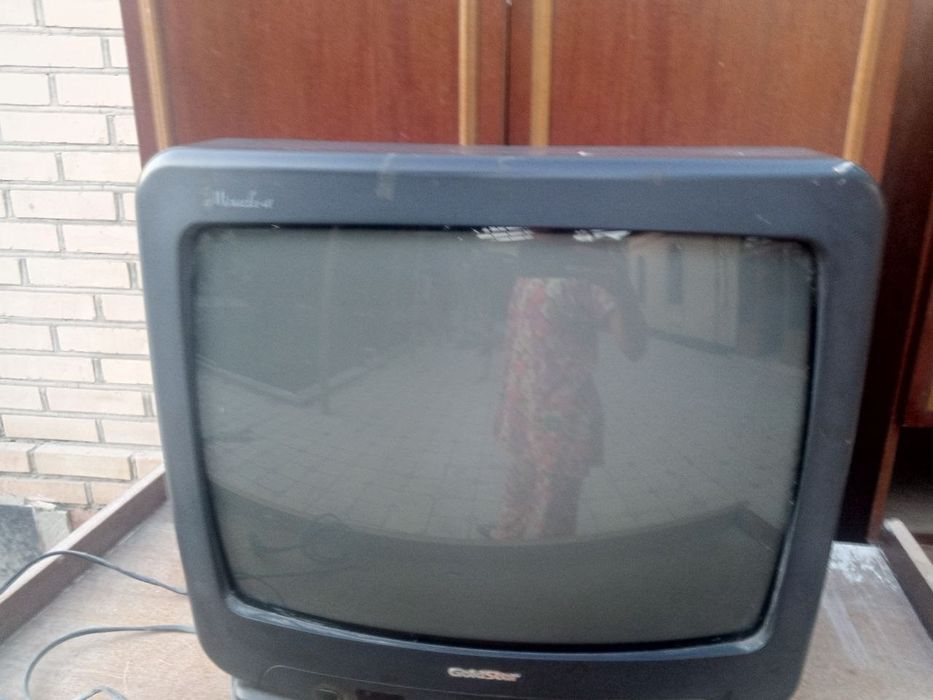 Televizor sotiladi holati yaxshi