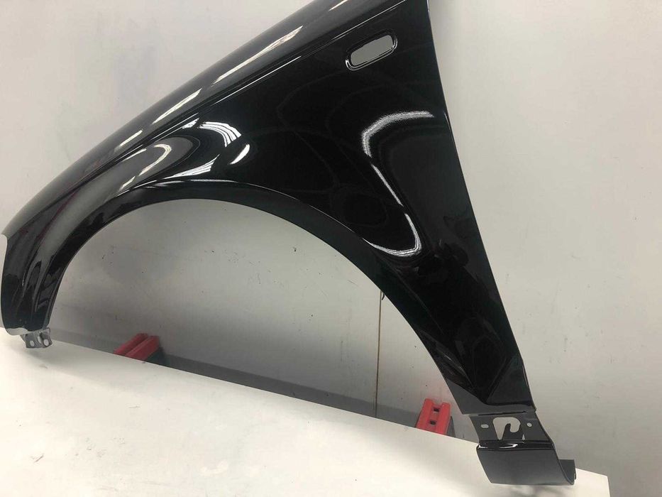 Aripa Fata Stanga Audi A3 8P An 2003-2008 (LZ9Y (Negru))