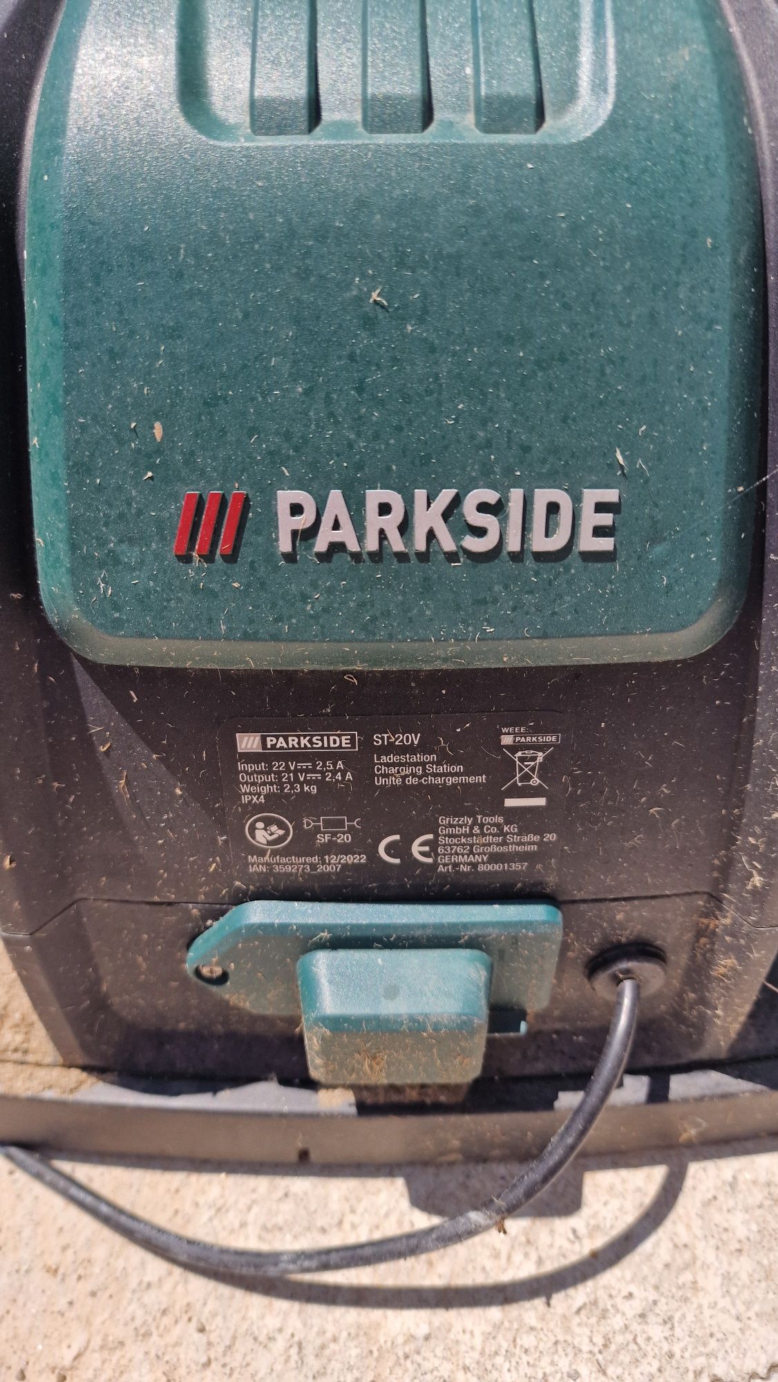 Robot tuns gazon Parkside