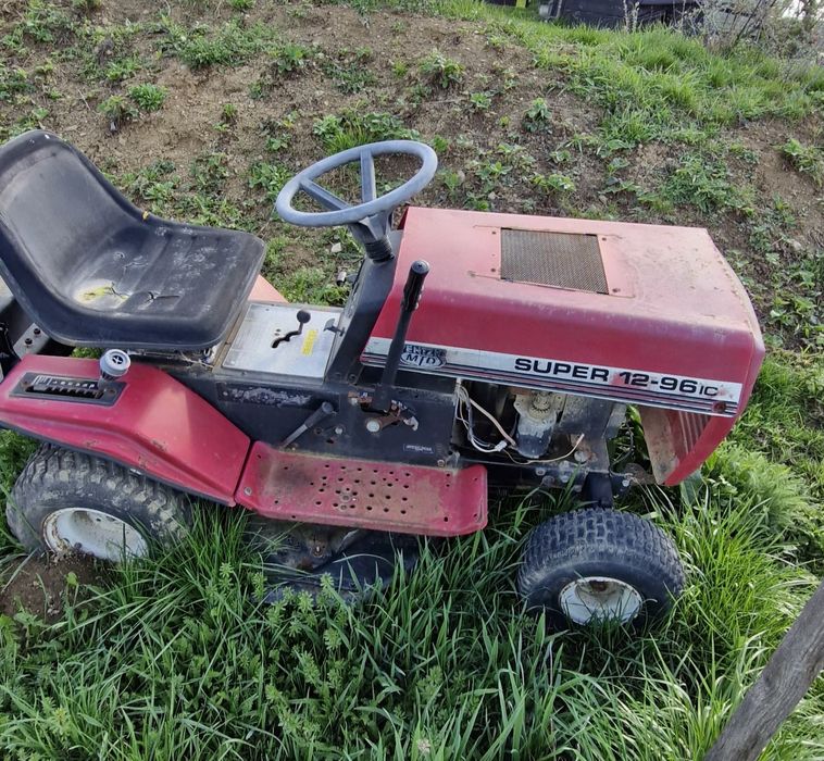 Dezmembrez tractoras de gazon mtd