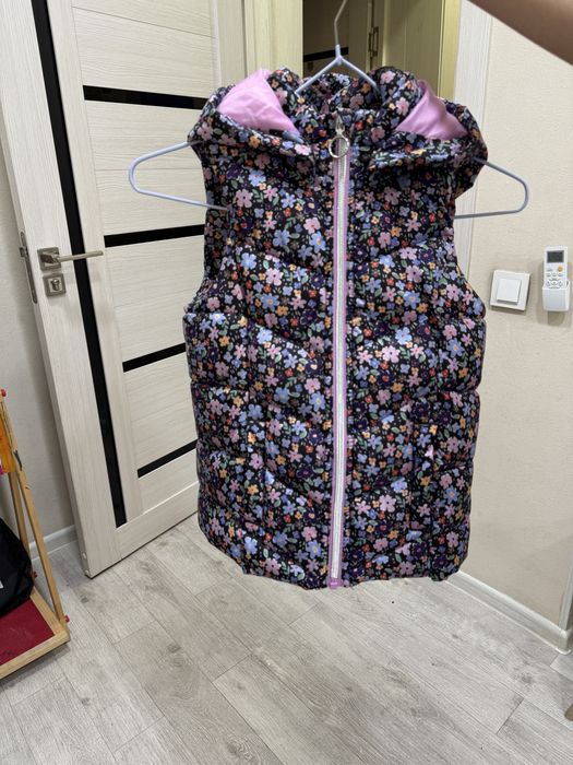 Продам безрукавку hm