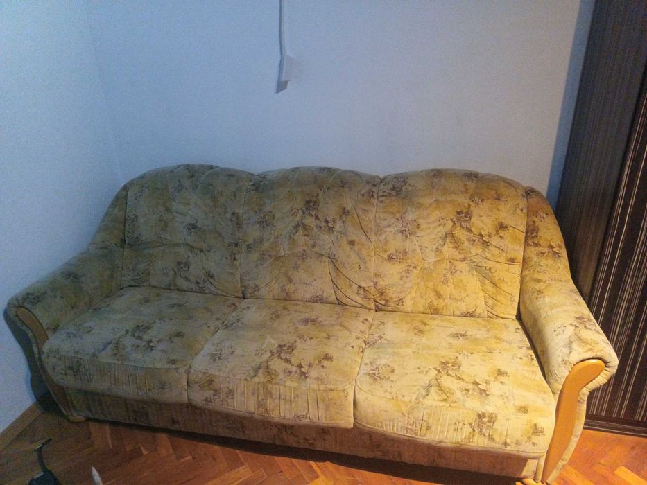 Троен диван разтегателен